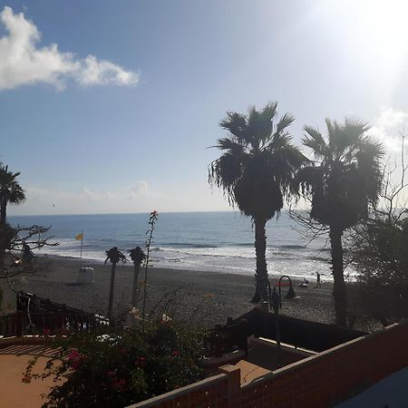Vistas De Ensueno Al Mar En Playa Del Aguila Vila Exterior foto