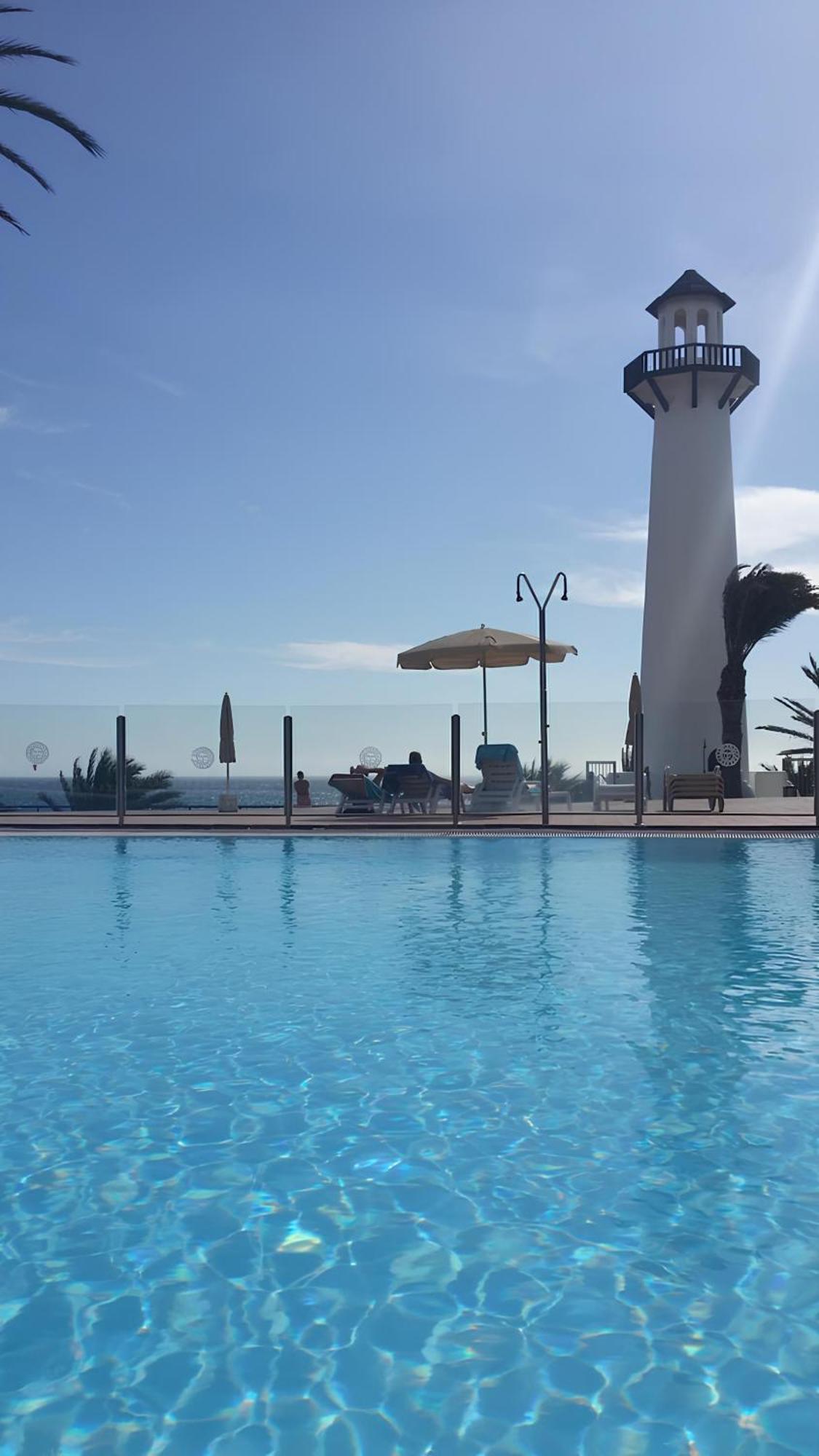 Vistas De Ensueno Al Mar En Playa Del Aguila Vila Exterior foto